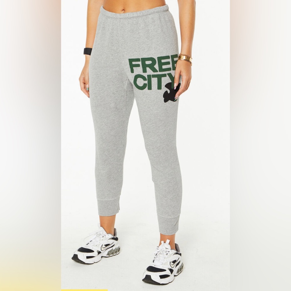 FreeCity Large Heather 3/4 Sweatpant Heather Surplus